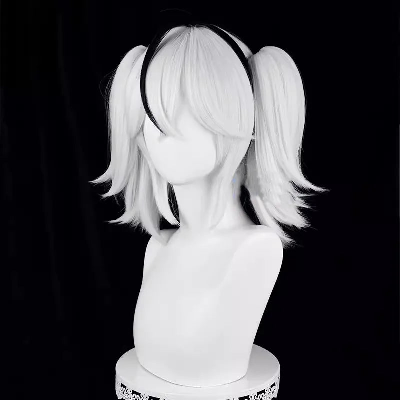 Wholesale Wuthering Waves Game 35cm Short Silver Black Mixed Camellya Chun Wig Synthetic Anime Cosplay Wig With Two Ponytails
