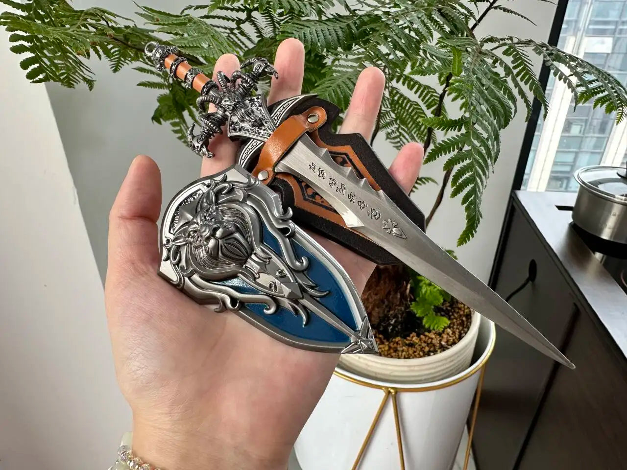 22cm World of Warcraft Frostmourne Sword Sheild 2pcs Metal Katana Model Lich King Swords Real Steel Samurai Safety Toy Gift Boys