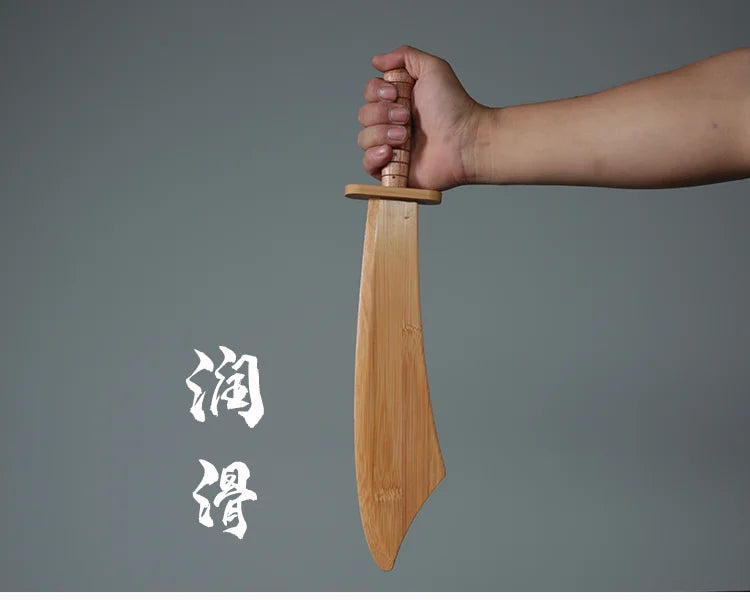 Solid Wood Children's Sword for Boys, Martial Arts Training and Performance Practice, Mini Curved Broadsword Ornament