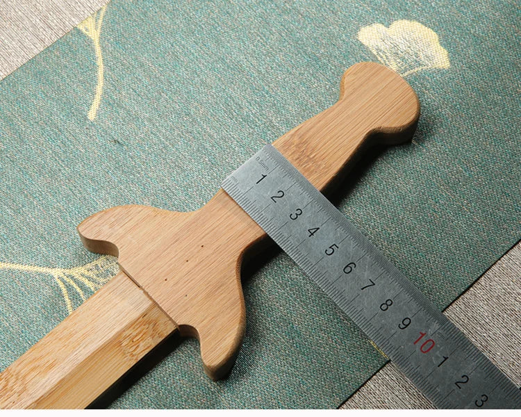 Solid Wood Children's Sword for Boys, Martial Arts Training and Performance Practice, Mini Curved Broadsword Ornament