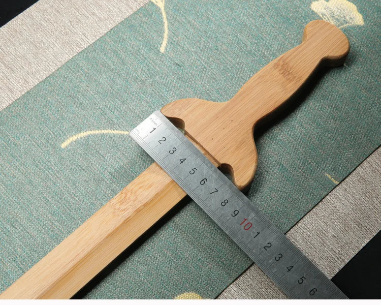 Solid Wood Children's Sword for Boys, Martial Arts Training and Performance Practice, Mini Curved Broadsword Ornament