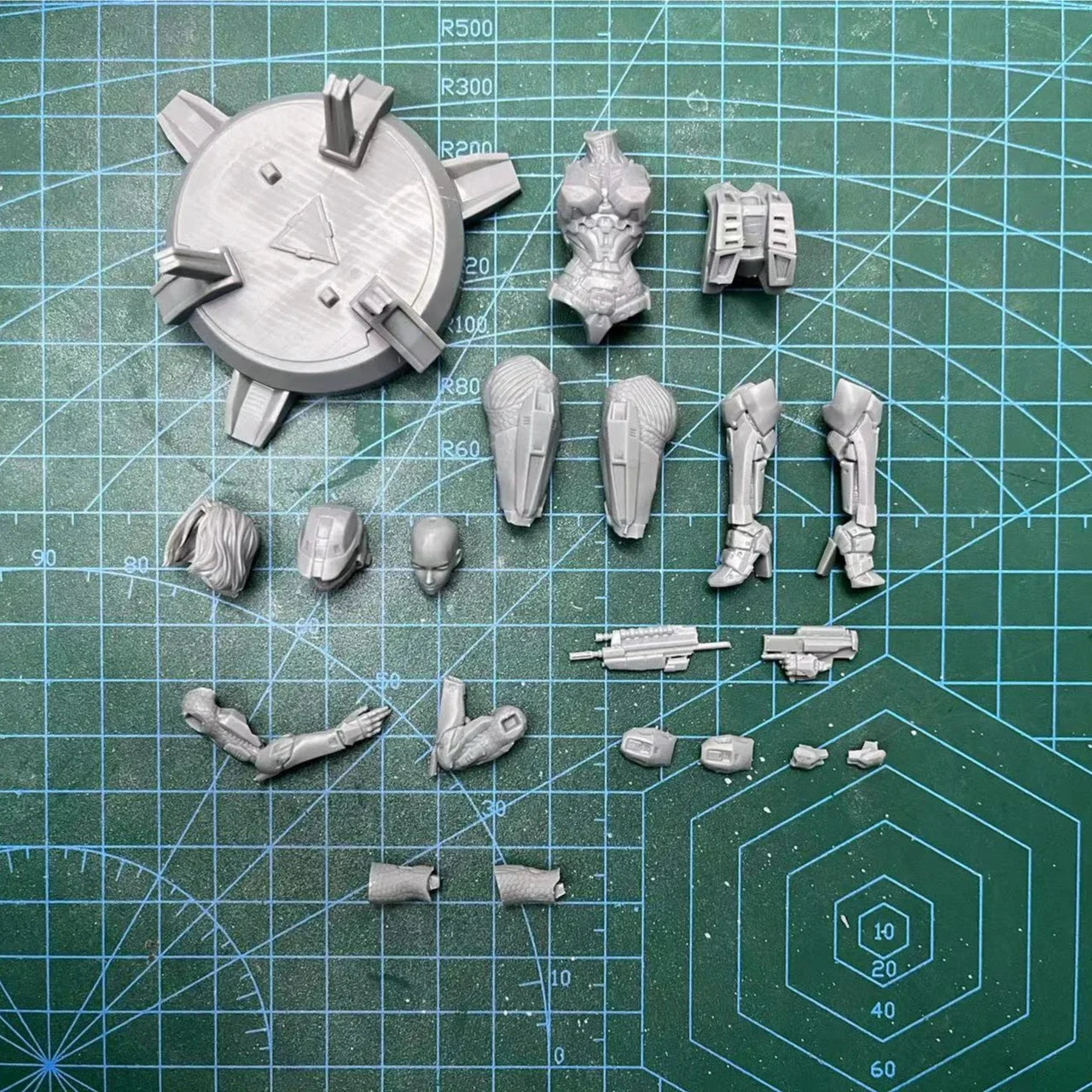 1/24 Scale 75mm Miniatures Wargame Resin Figures Model Kit Lady Halo Chief Sparta Unassembled and Unpainted Statuettes DIY Toys