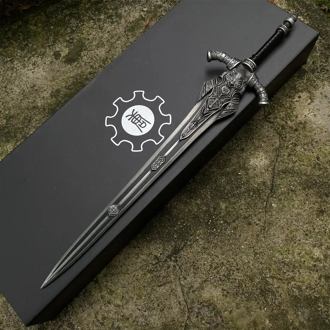 30cm DARK SOULS Wolf Knight's Greatsword weapons model Game Peripheral Toy Sword Unsharpened Desktop Collected Exhibits Boy Gift