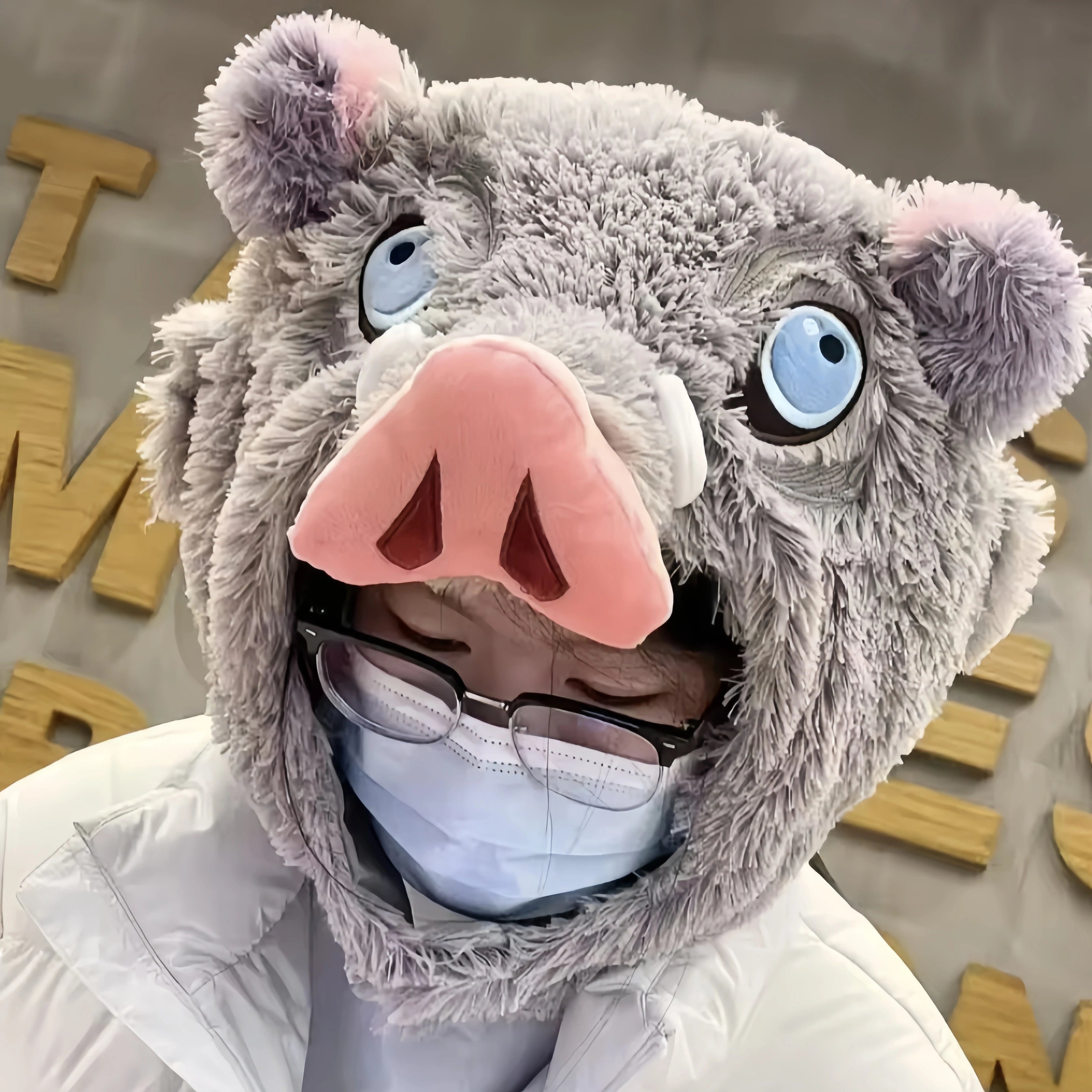 Demon Slayer Cosplay Prop Grey Pig Hooded Blanket Cartoon Wild Boar Head Plush Cloak Plushies Warm Hooded Blanket Xmas Gifts