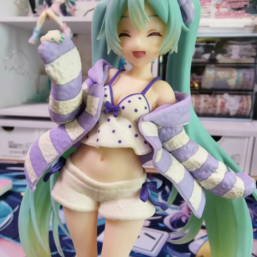 Taito Original Genuine Vocaloid Singer Hatsune Miku Figure Costumes Room Wear China Exclusive Color Ver 18cm Model Toy Figures