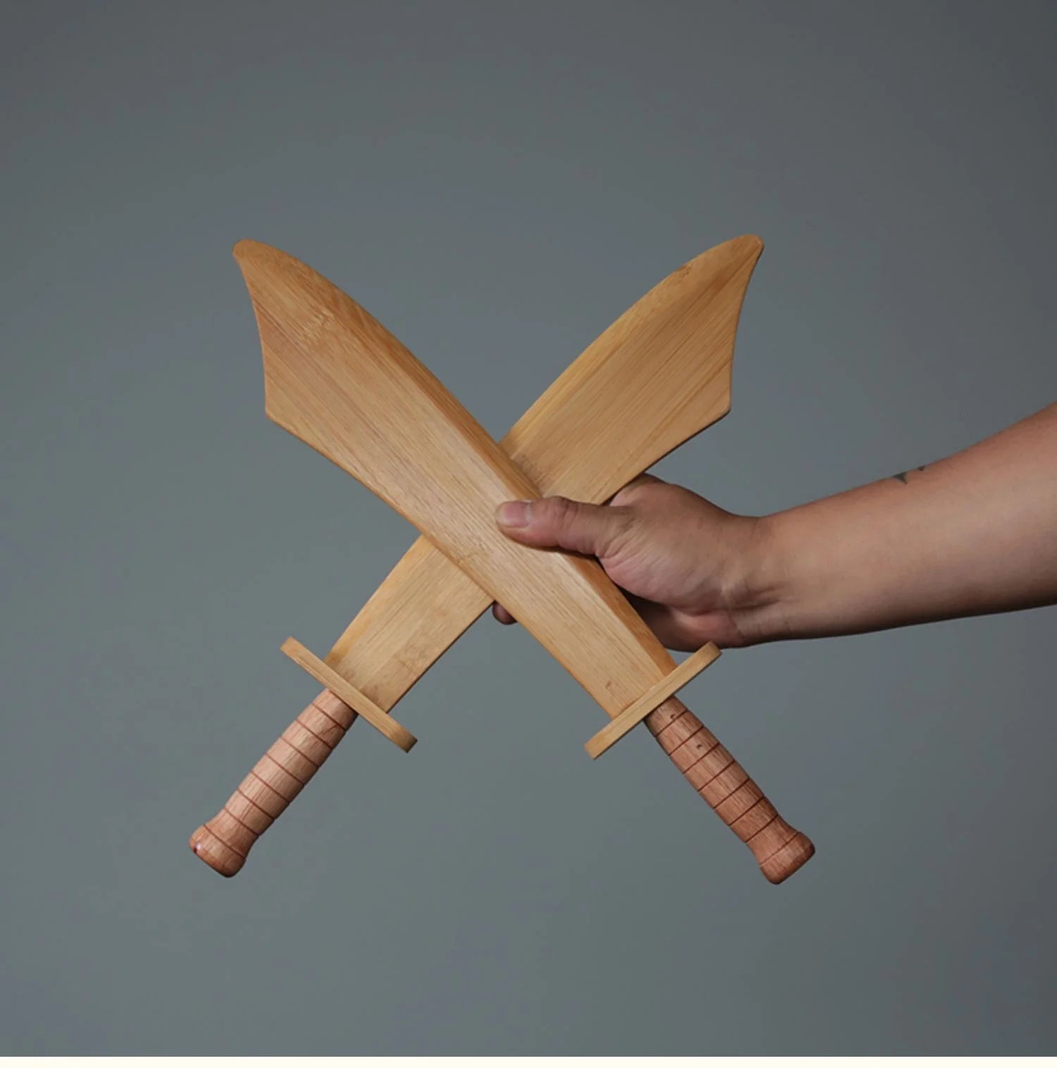 Solid Wood Children's Sword for Boys, Martial Arts Training and Performance Practice, Mini Curved Broadsword Ornament