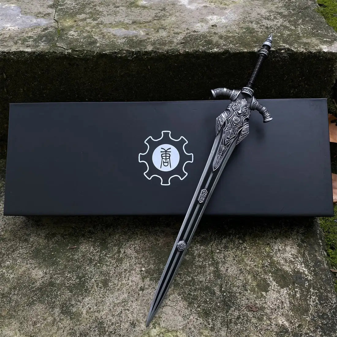 30cm DARK SOULS Wolf Knight's Greatsword weapons model Game Peripheral Toy Sword Unsharpened Desktop Collected Exhibits Boy Gift