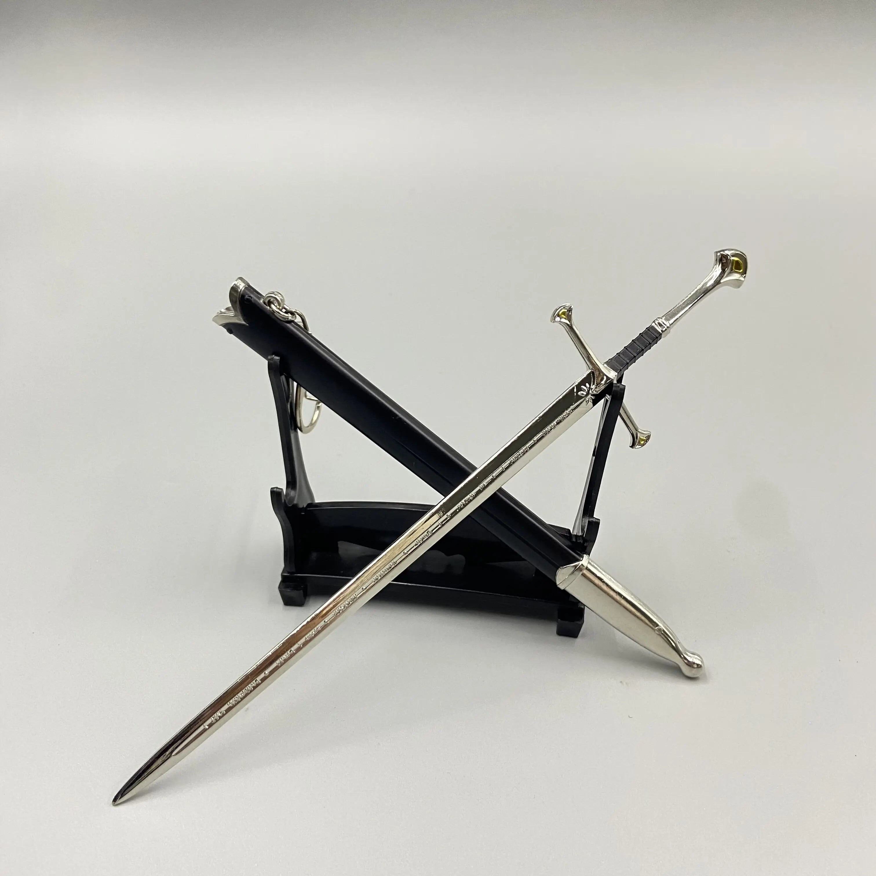 22cm Silver Sword The Anduril Narsil Sword  Movies Peripheral Medieval Metal  Model Samurai Keychains Ornament Crafts Toys