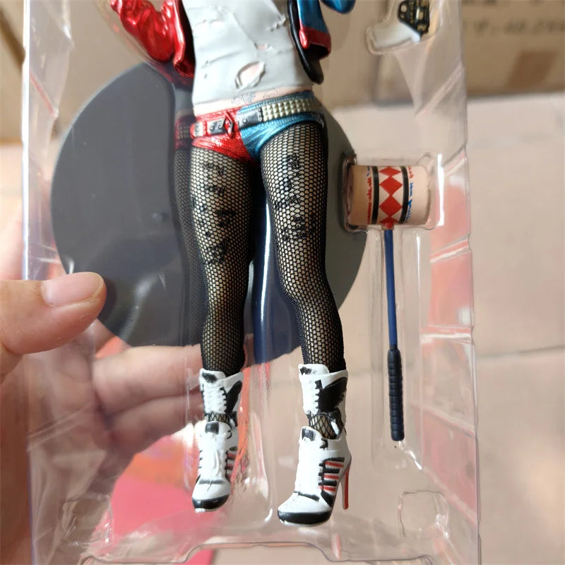 Joker Figures Harley Quinn Action Figure 1/12 With Real Clothes Clown Girl Real Silk Stockings Collectible Model Toys 19cm Gifts