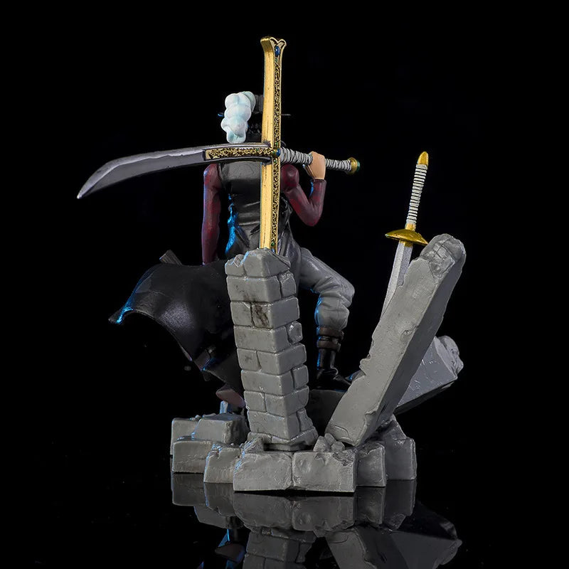 14CM ONE PIECE Anime Figures Dracule Mihawk Top Decisive Battle Action Figure PVC Model Toys Collection Ornaments Doll Fans Gift
