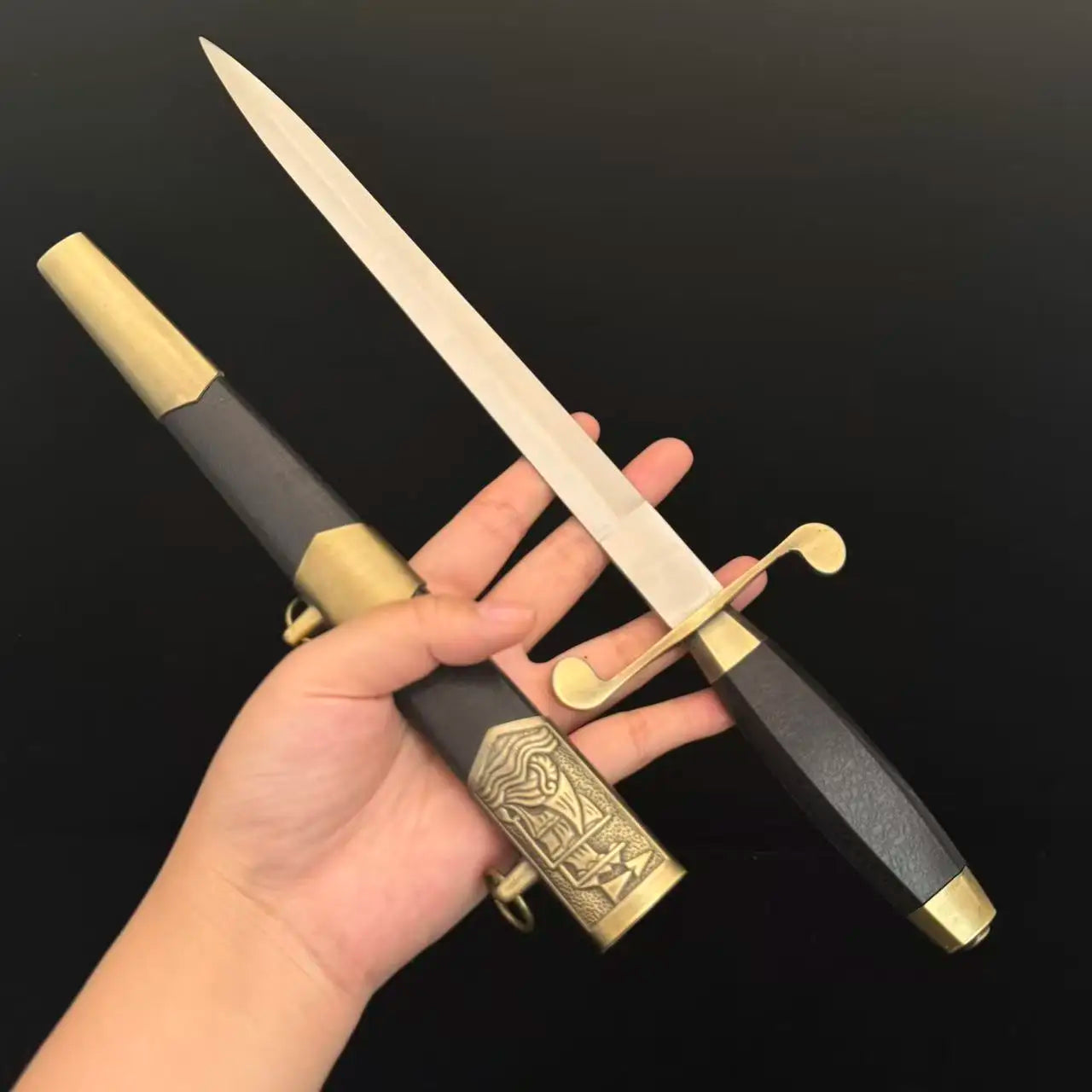 35cm European Western Sword with Sheath Metal Model Safety Medieval Film Props Sword Collectible Retro Katana Collection Toys