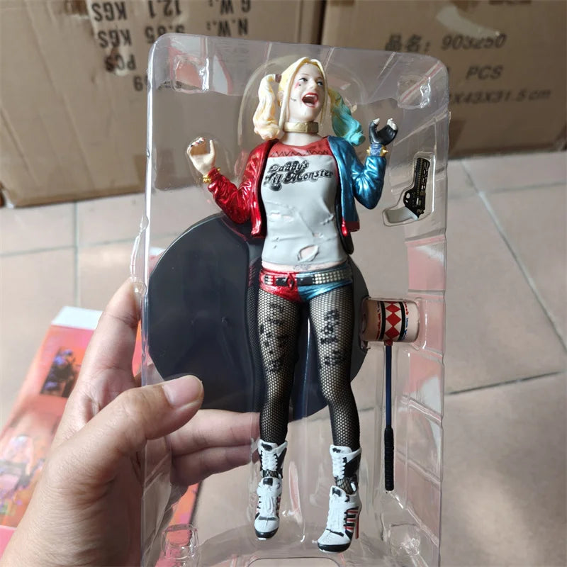 Joker Figures Harley Quinn Action Figure 1/12 With Real Clothes Clown Girl Real Silk Stockings Collectible Model Toys 19cm Gifts