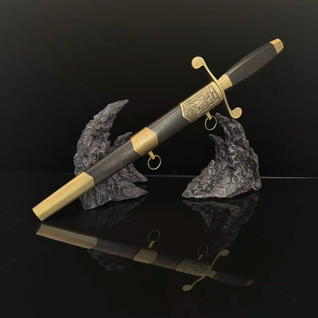 35cm European Western Sword with Sheath Metal Model Safety Medieval Film Props Sword Collectible Retro Katana Collection Toys